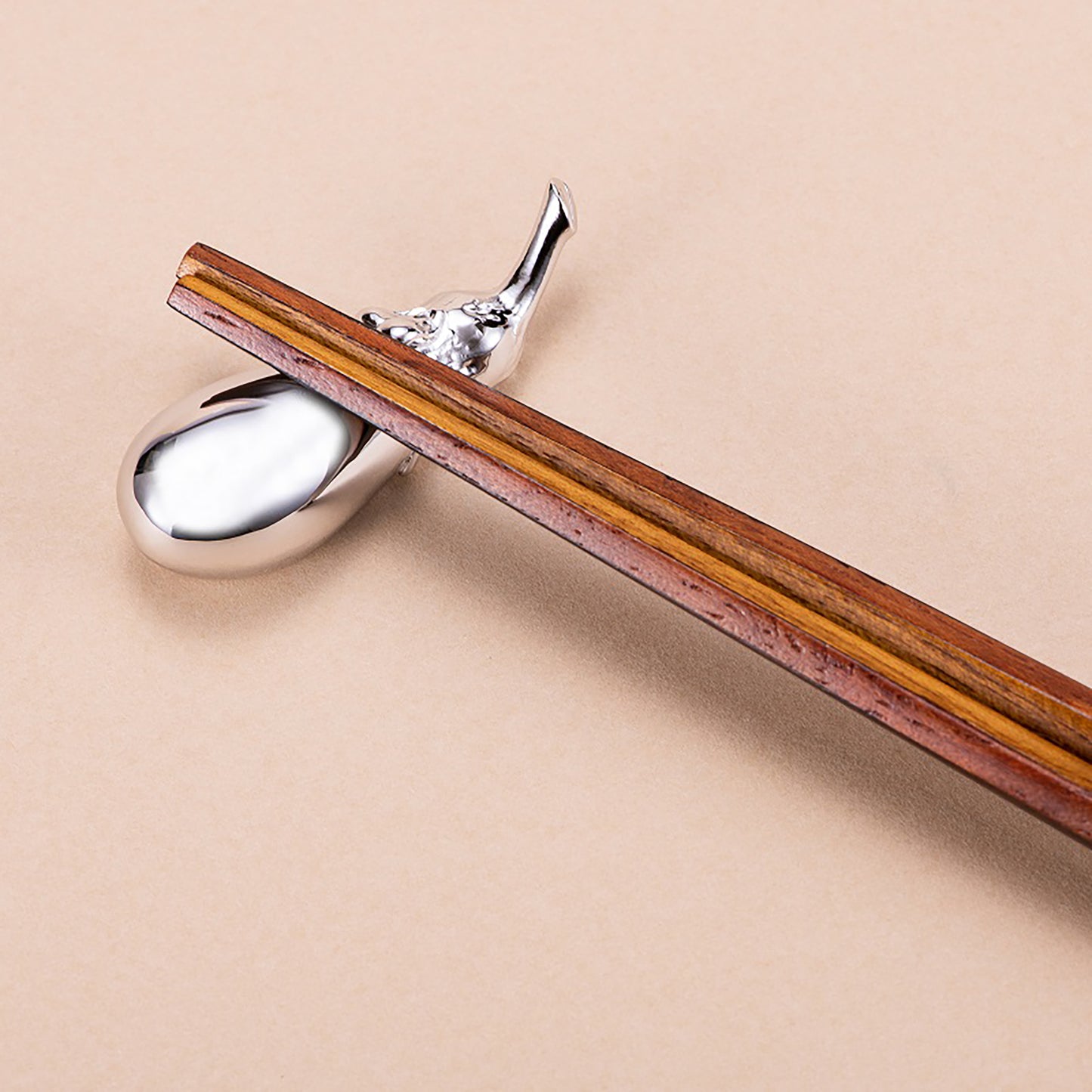 銀製　箸置き　なす