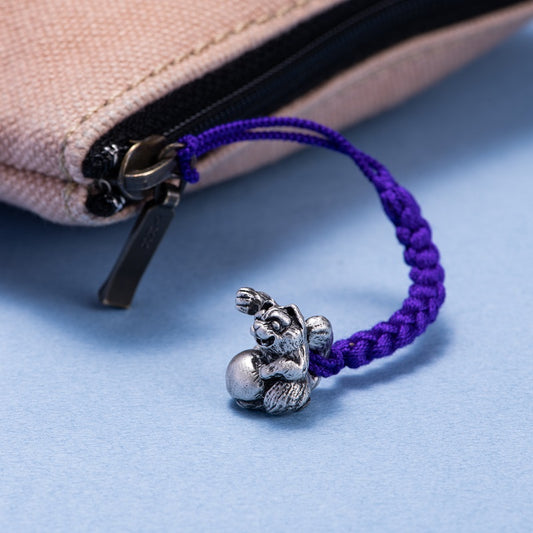 銀製　御守り根付　狸　美洲