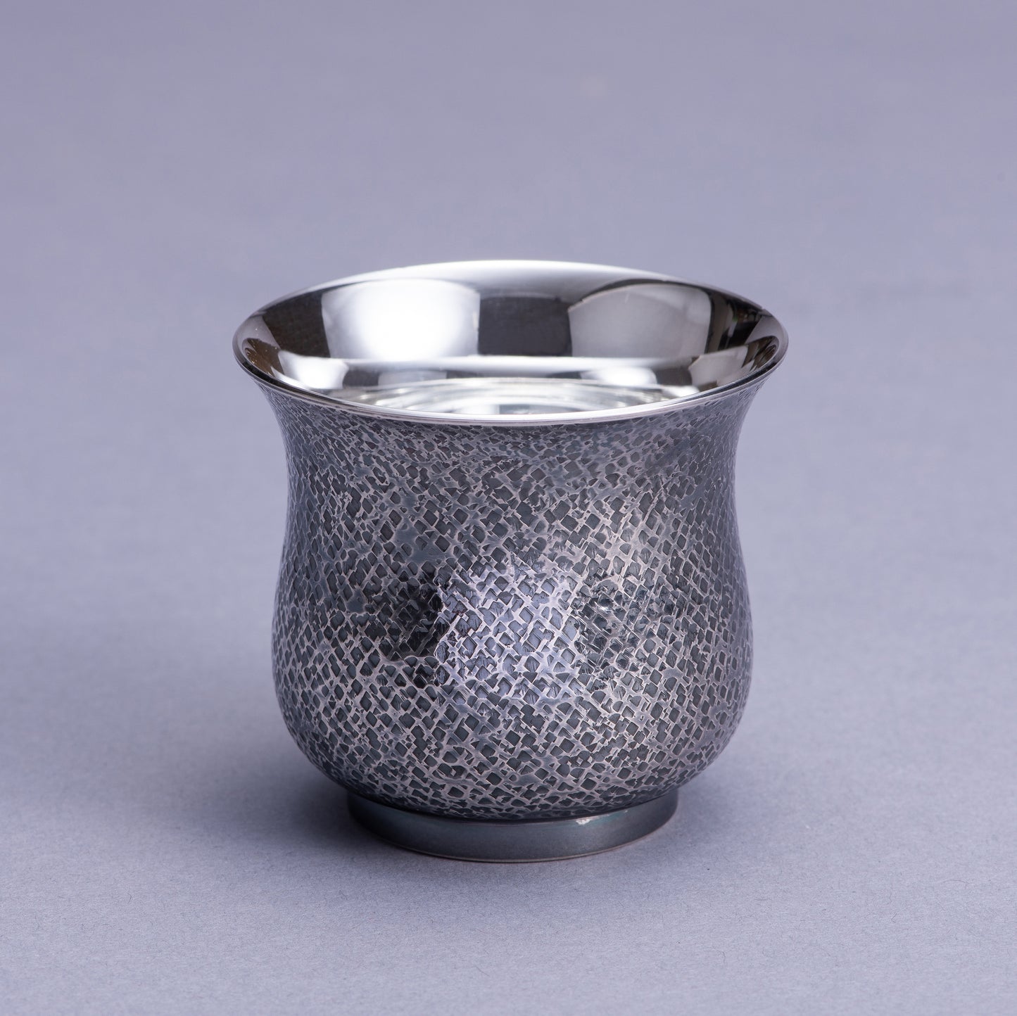 純銀　ぐい吞み　くびれ　小　岩石　古美