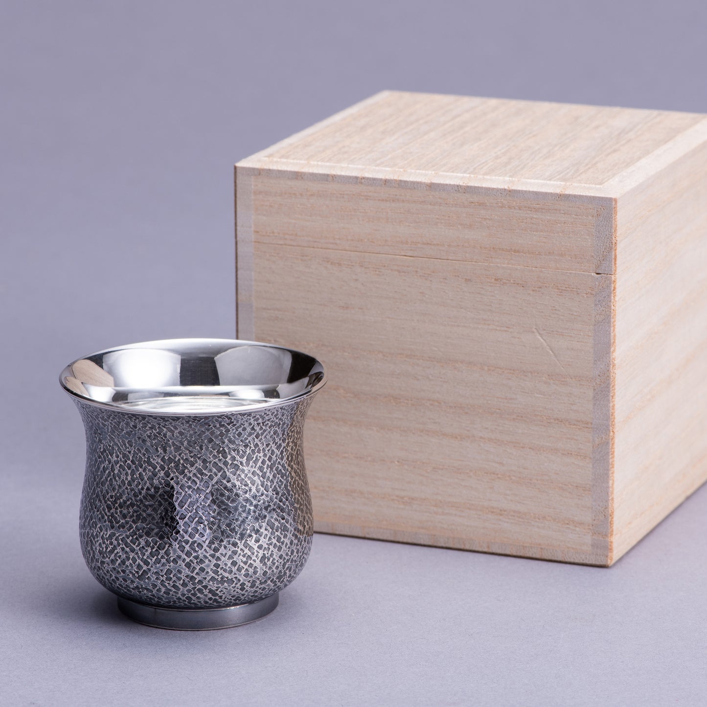 純銀　ぐい吞み　くびれ　小　岩石　古美