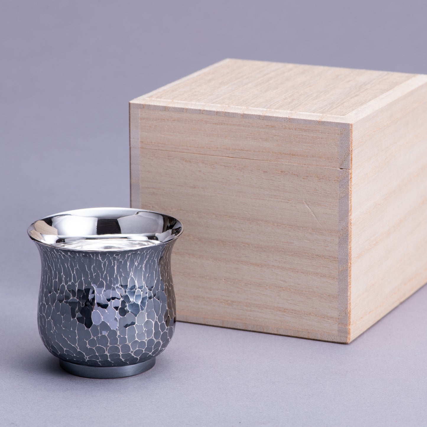 純銀　ぐい吞み　くびれ　小　鎚目　古美