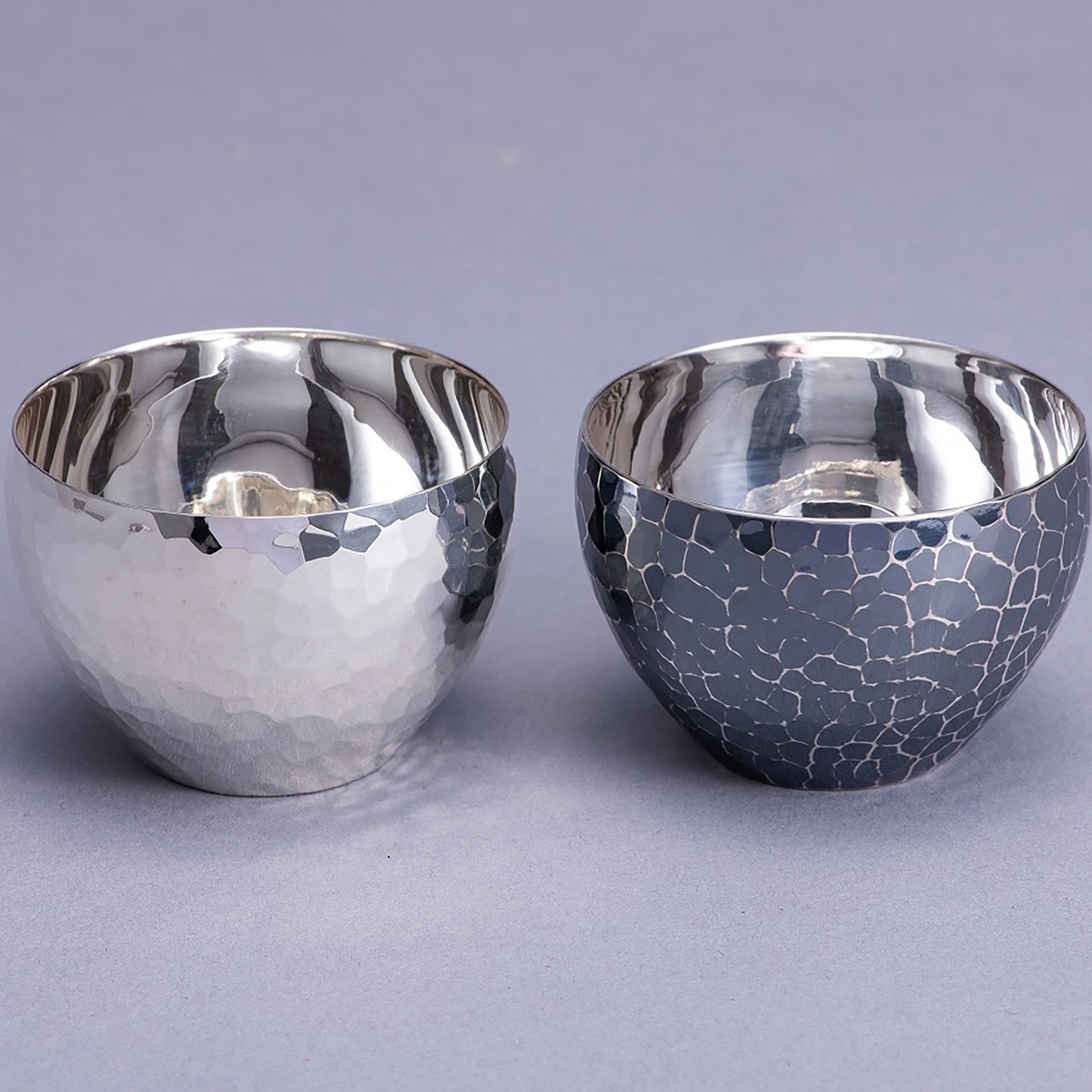 純銀　ぐい吞み　並型　鎚目　磨き