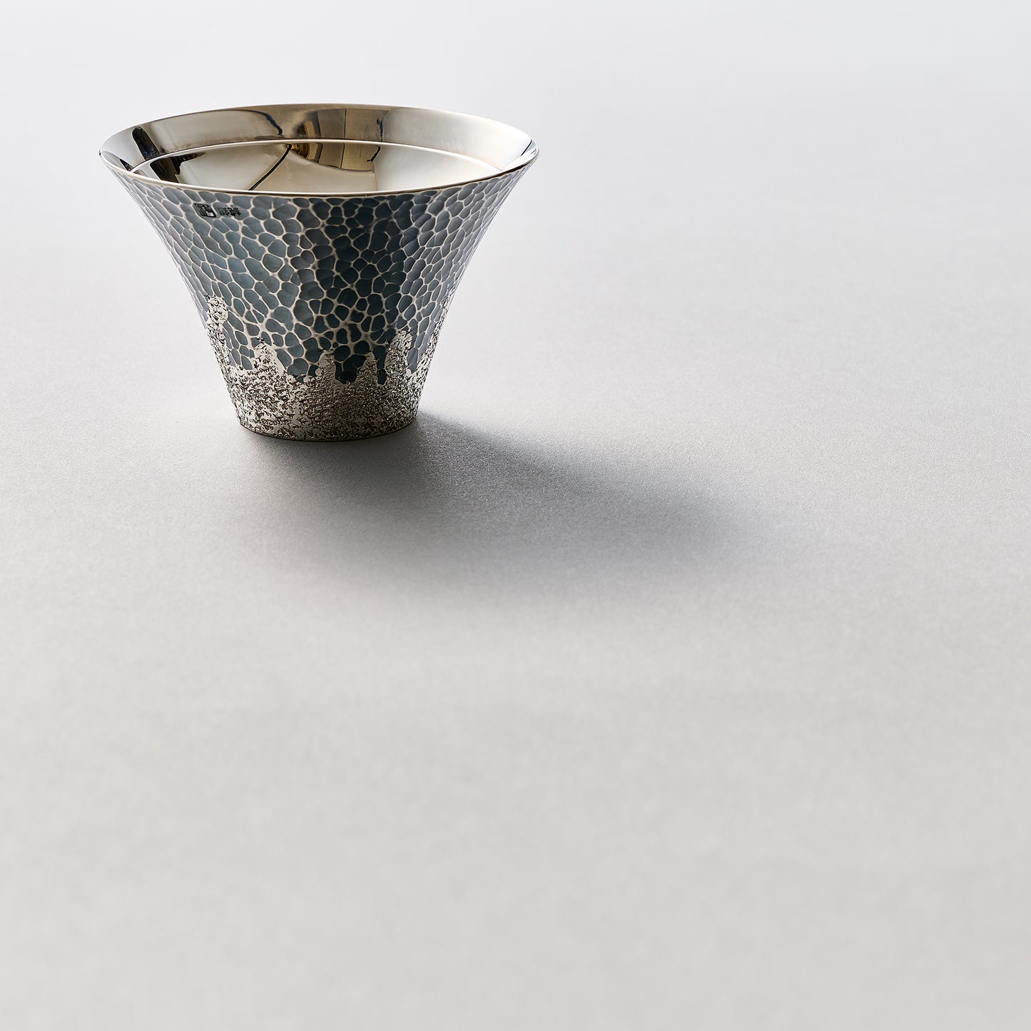 純銀　玉盃　つきみふじ　ふじ黒