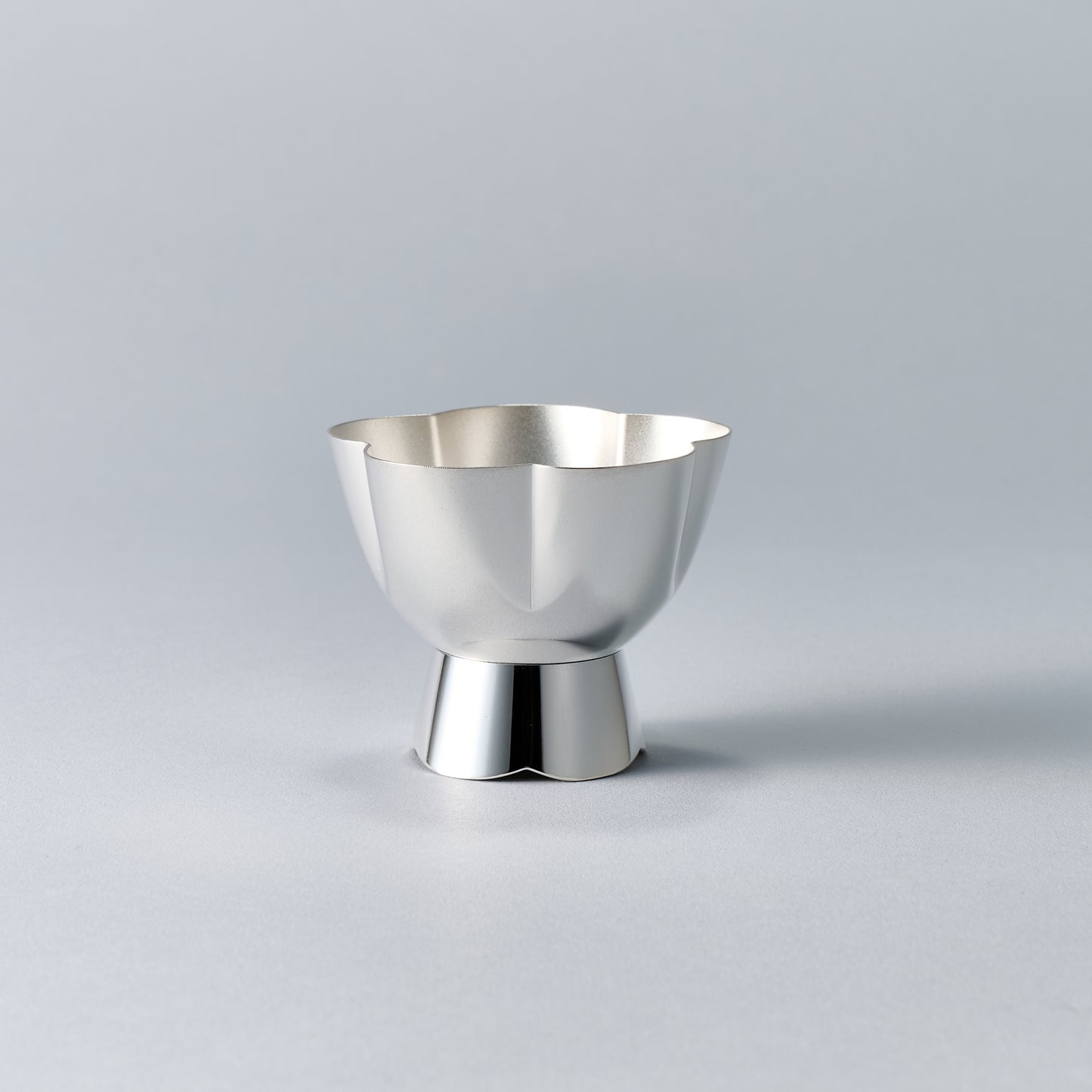 純銀　玉盃　うめいちりん（大）白梅